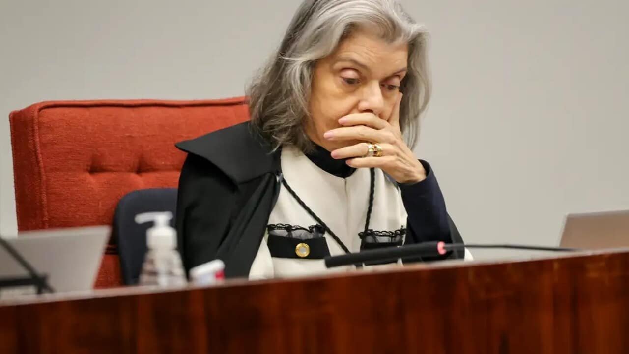 Cármen Lúcia afirma que Carmen Lucia afirma que se tivessem dado golpe estaria na.jpg