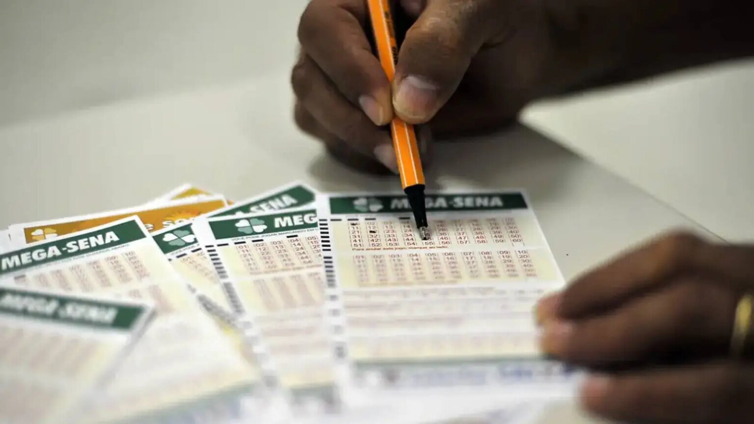 Confira o resultado da Mega Sena 2948, prêmio acumulado em R$ 12 milhões 1 Confira o resultado da Mega Sena 2948 premio acumulado em.jpg