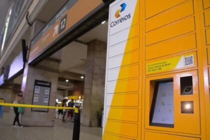 Funcionarios dos Correios aprovam paralisacao em SP.jpg