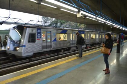 Linhas do Metro de Sao Paulo comecam a funcionar 24.jpg