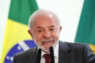 Lula quer expulsao de servidor que agrediu mulher e crianca.jpg