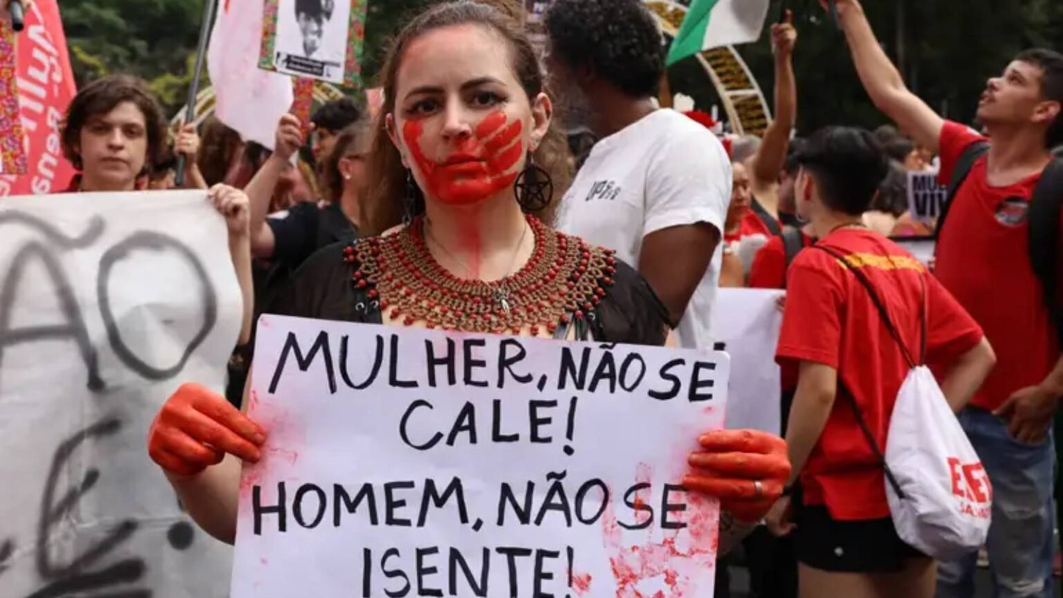 Lula sanciona lei que amplia proteção às vítimas de crimes sexuais 1 lula-sanciona-lei-que-amplia-protecao-as-vitimas-de-crimes-sexuais-lei-aumenta-as-penas-para-os-crimes-sexuais-que-envolvem-menores-de-idade-e-pessoas-vulneraveis-foto-rovena-rosa-agencia-brasil-tvt-news