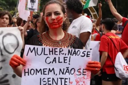 Lula sanciona lei que amplia proteção às vítimas de crimes sexuais 24 lula-sanciona-lei-que-amplia-protecao-as-vitimas-de-crimes-sexuais-lei-aumenta-as-penas-para-os-crimes-sexuais-que-envolvem-menores-de-idade-e-pessoas-vulneraveis-foto-rovena-rosa-agencia-brasil-tvt-news