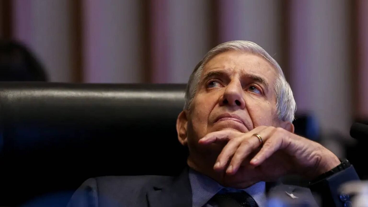 Moraes concede prisão domiciliar humanitária a Augusto Heleno 1 moraes-concede-prisao-domiciliar-humanitaria-a-augusto-heleno-segundo-os-medicos-heleno-apresenta-quadro-demenciar-em-estado-inicial-foto-jose-cruz-agencia-brasil-tvt-news