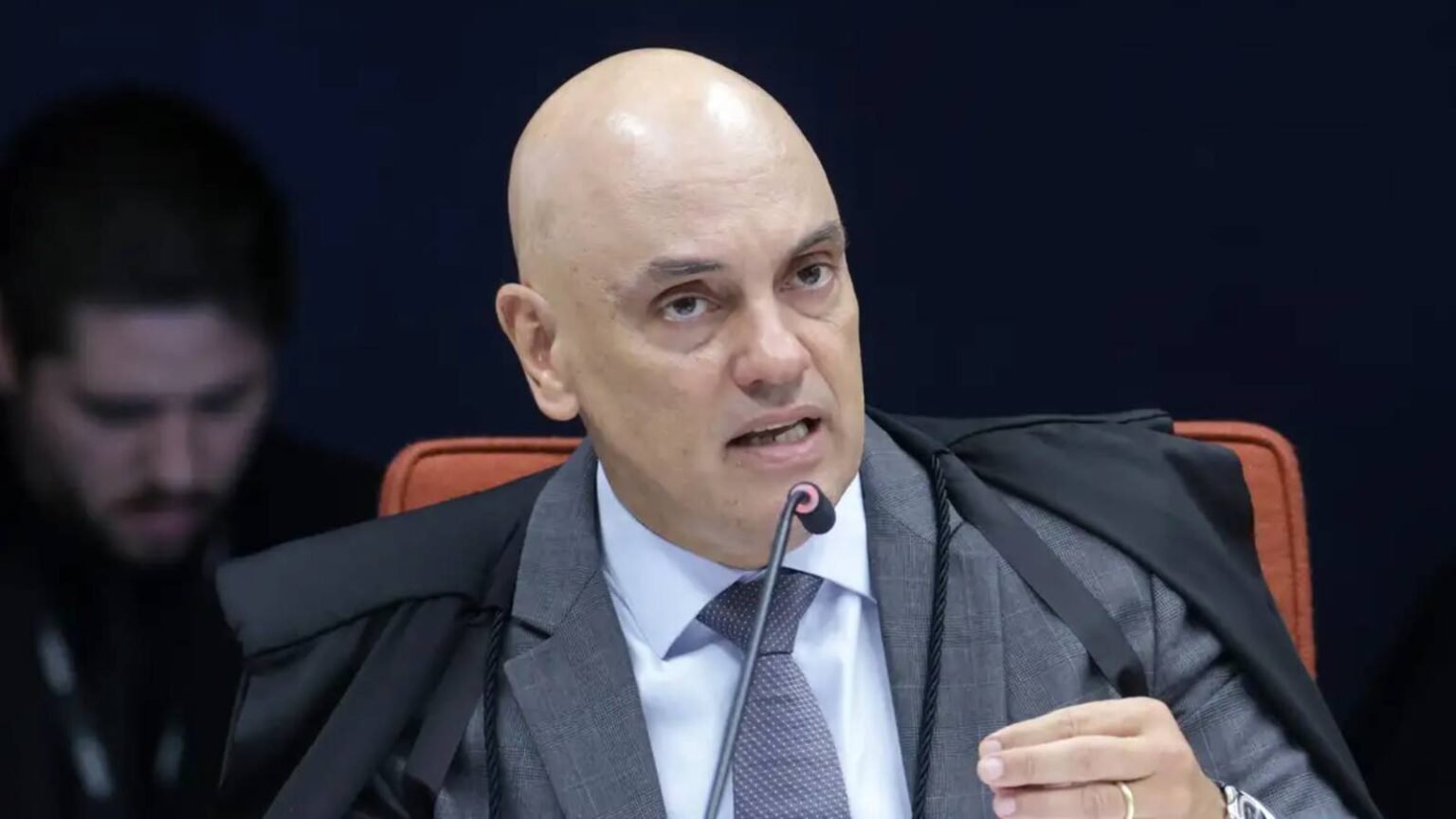 Moraes vota por condenar mais 5 reus da trama golpista.jpg