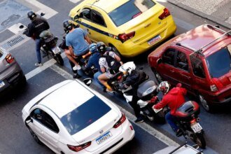 Mototáxi por aplicativo é liberado em SP após sanção de nova lei 7 Mototaxi-por-aplicativo-e-liberado-em-SP-apos-sancao-de-nova-lei-tania-rego-agencia-brasil-tvt-news