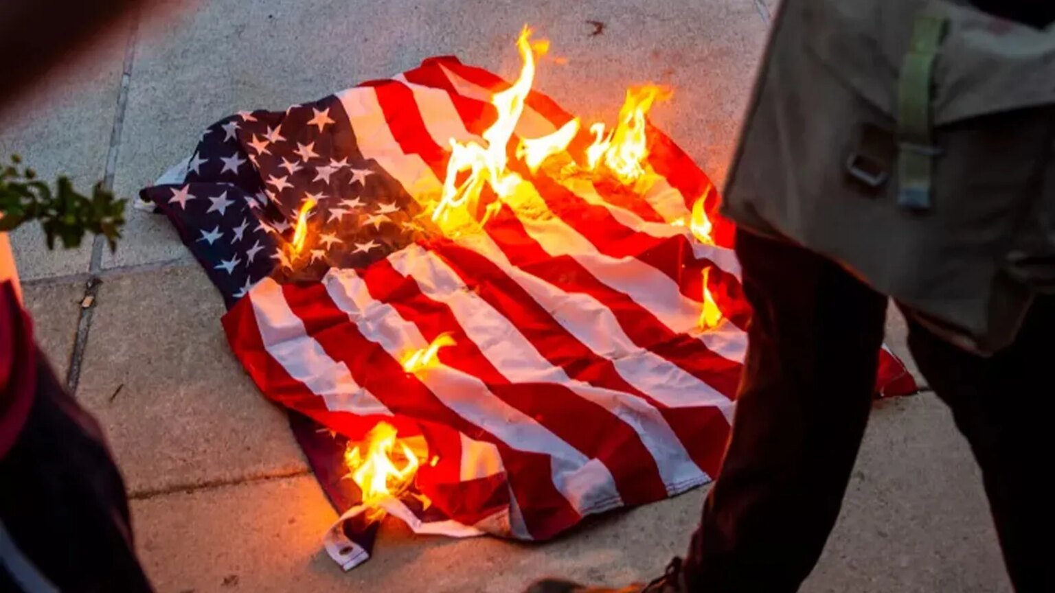 O eclipse da ciencia americana.jpg