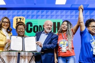 Projeto cria política de proteção de defensores de direitos humanos 9 projeto-cria-politica-de-protecao-de-defensores-de-direitos-humanos-inimigos-dos-direitos-humanos-miram-grupos-tradicionalmente-vulnerabilizados-disse-lula-foto-ricardo-stuckert-pr-tvt-news