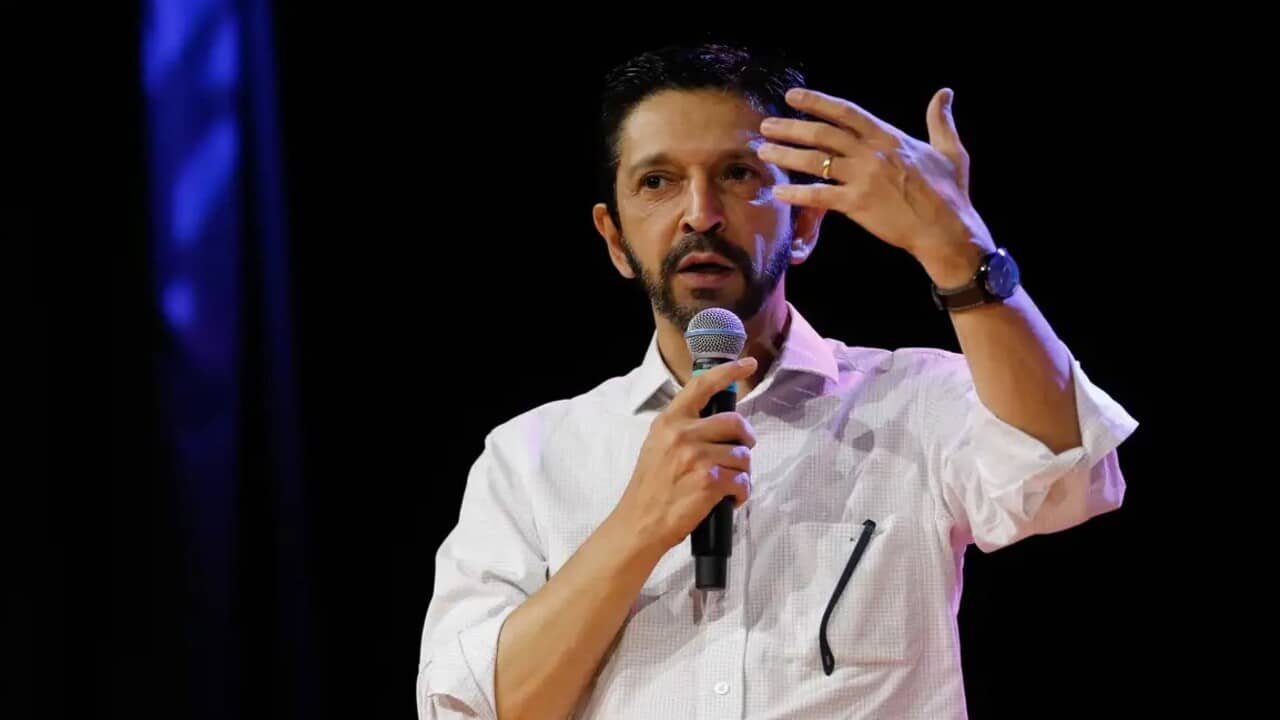 Ricardo Nunes anuncia apoio a Flavio Bolsonaro para disputa eleitoral.jpg