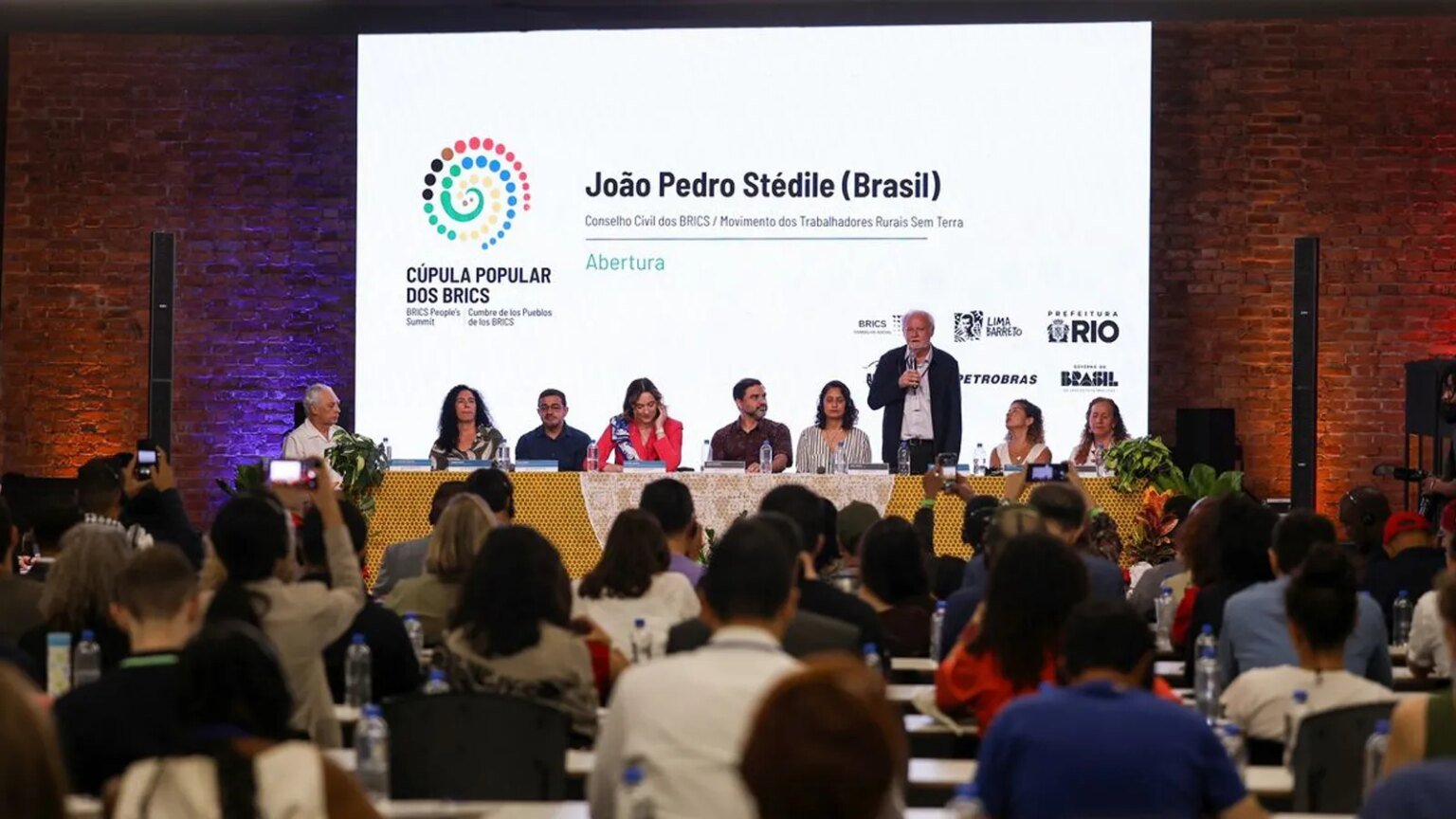 Rio sedia 1a Cupula Popular do Brics para debater Sul.jpg