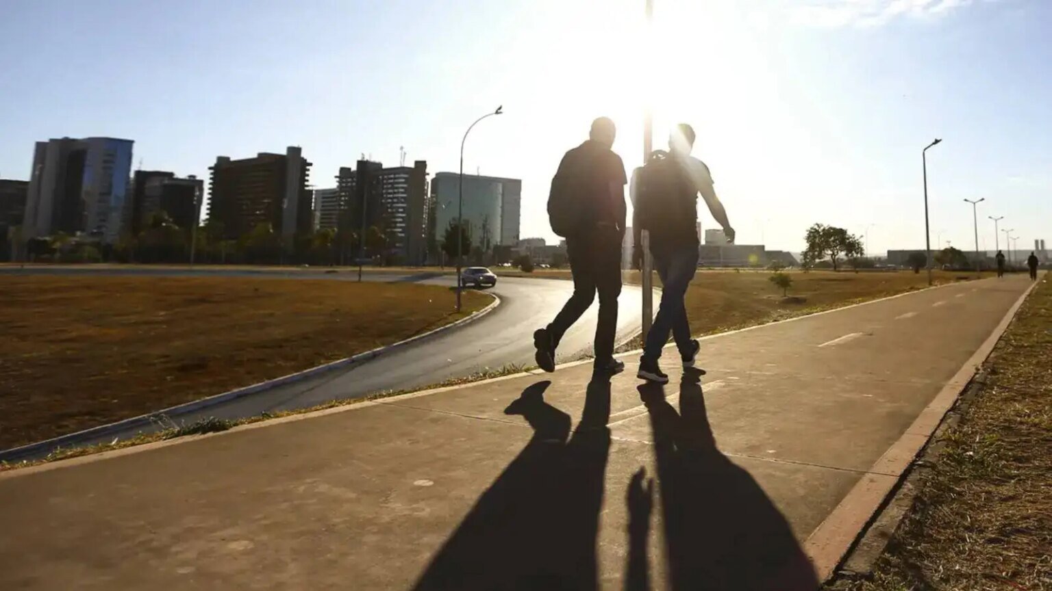 verao-comeca-domingo-e-eleva-temperaturas-em-todo-o-pais-sao-esperadas-chuvas-acima-da-media-nas-regioes-norte-centro-oeste-e-sul-foto-marcelo-camargo-agencia-brasil-tvt-news