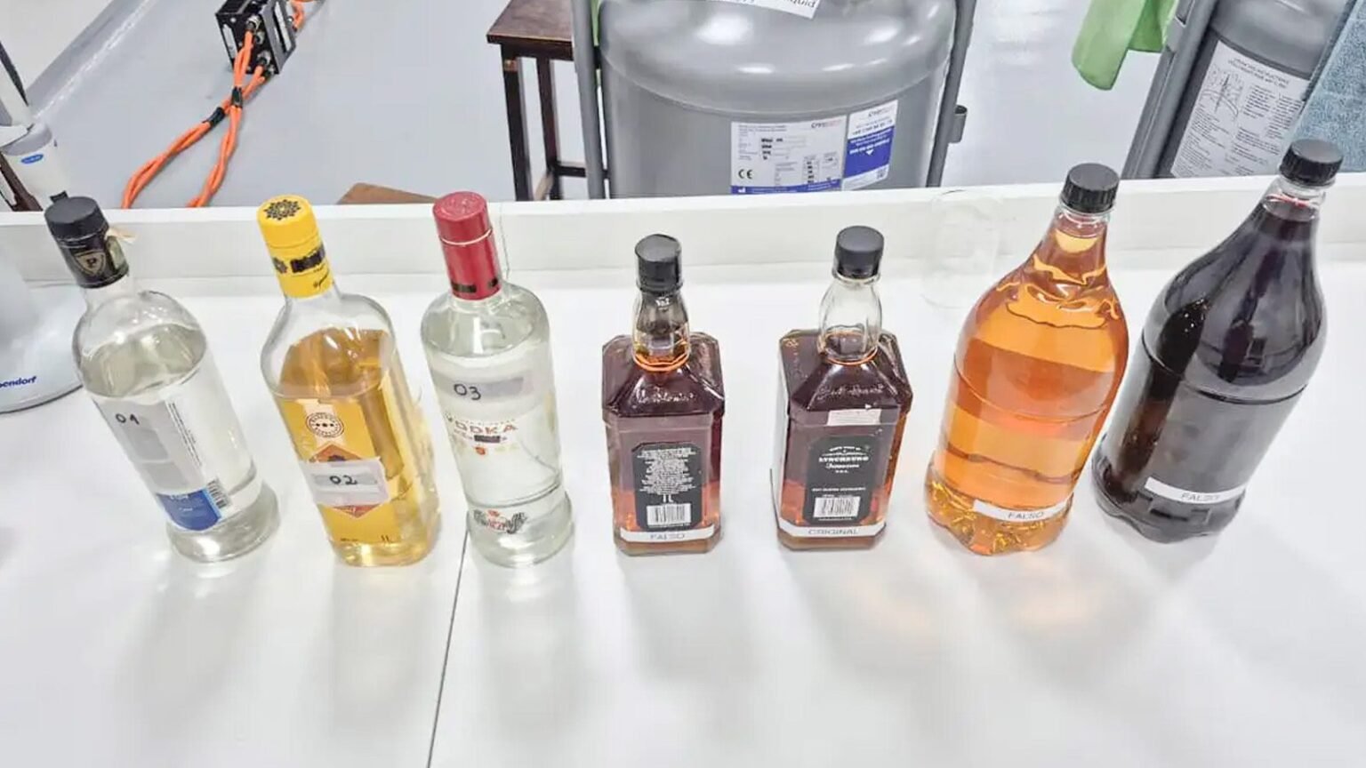 sem novos casos, governo encerra sala emergencial 1 Com a redução expressiva de novos casos e óbitos de intoxicação por metanol, o ministério considera que um cenário de estabilidade epidemiológica está consolidado. Foto: UFPR/Divulgação