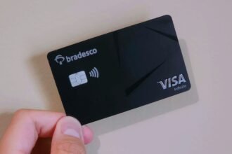 1767796716 Oportunidade Bradesco oferece cartoes Amex Visa e Elo com anuidade.jpg