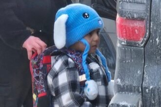 agentes-do-ice-prendem-crianca-de-5-anos-nos-eua-tvt-news