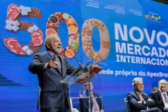 Balança comercial brasileira tem superávit de R$ 68,3 bi, mesmo com tarifaço 7 balanca-comercial-brasileira-tem-superavit-de-r-68-3-bi-mesmo-com-tarifaco-500-novos-mercados-para-a-exportacao-foram-abertos-durante-o-governo-lula-foto-ricardo-stuckert-pr-tvt-news