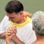 Batismo de Flávio Bolsonaro no Rio Jordão marca viagem a Israel 2 Batismo de Flavio Bolsonaro no Rio Jordao marca viagem a.jpg
