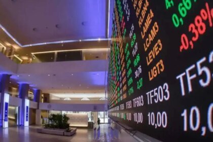 bolsa-sobe-mais-de-3-e-encosta-nos-172-mil-pontos-com-recuos-de-trump-ibovespa-encerrou-a-quarta-aos-171-817-pontos-com-alta-de-3-33-foto-divulgacao-b3-tvt-news