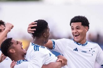 Copinha define semifinais com surpresa do Ibrachina.jpg