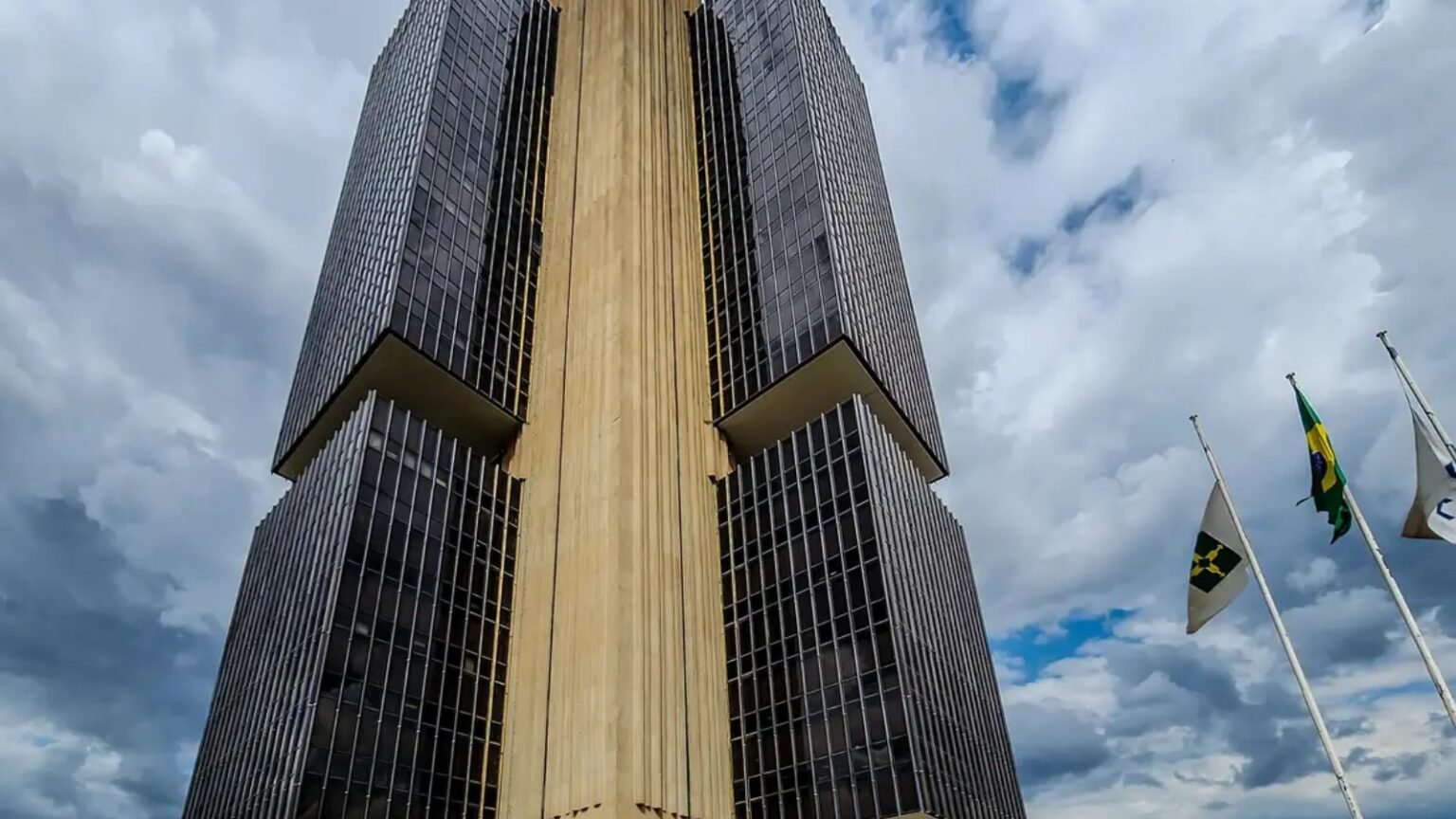 Copom mantém juros básicos em 15% ao ano pela quinta vez seguida 1 Copom mantem juros basicos em 15 ao ano pela quinta.jpg