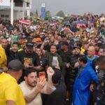 Esquerda reage com comemoração após manifestantes da Caminhada pela Liberdade sofrerem descarga elétrica 4 Esquerda reage com comemoracao apos manifestantes da Caminhada pela Liberdade.jpg