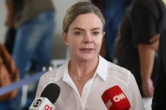 Gleisi Hoffmann anuncia pré-candidatura ao Senado e entra na disputa eleitoral no Paraná 5 Gleisi Hoffmann anuncia pre candidatura ao Senado e entra na disputa.jpg