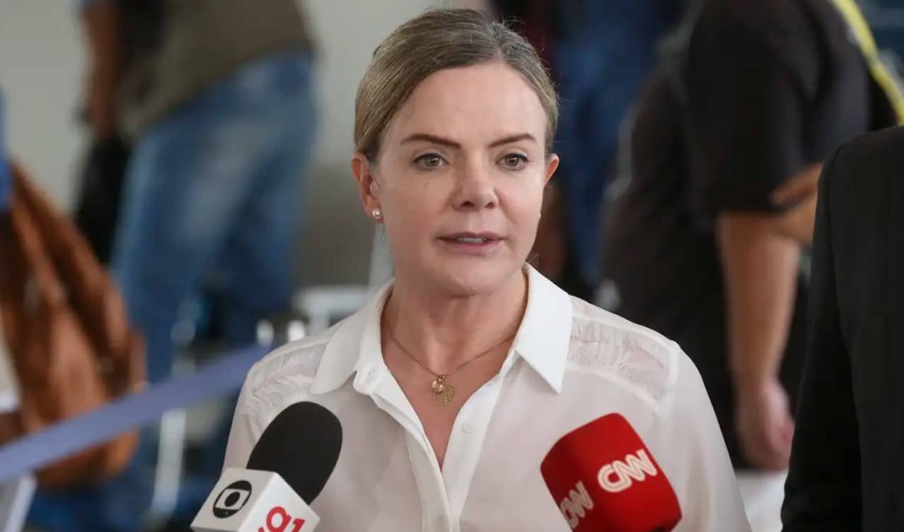 Gleisi Hoffmann anuncia pre candidatura ao Senado e entra na disputa.jpg
