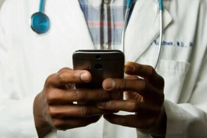 Governo quer que Enamed seja exame de proficiência para médicos 2 governo-quer-que-enamed-seja-exame-de-proficiencia-para-medicos-proposta-preve-que-registro-profissional-dos-medicos-dependa-do-desempenho-no-enamed-foto-national-cancer-institute-unsplash-tvt-news