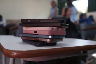 Governo realizará pesquisa sobre restrição de celulares nas escolas 11 governo-realizara-pesquisa-sobre-restricao-de-celulares-nas-escolas-isso-e-um-prejuizo-muito-grande-para-criancas-e-adolescentes-isso-causa-ansiedade-disse-o-ministro-foto-angelo-miguel-mec-tvt-news