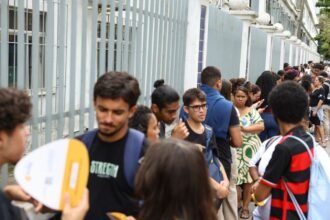 enem-inep-declaracao-ensino-medio-sexta-feira-e-comum-que-instituicoes-de-ensino-superior-aceitem-a-declaracao-de-conclusao-do-ensino-medio-antes-do-certificado-oficial-de-conclusao-foto-tomaz-silva-agencia-brasil-tvt-news