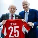 Lula reforça desejo do Brasil sediar Mundial de Clubes de 2029 3 lula-reforca-desejo-do-brasil-sediar-mundial-de-clubes-de-2029-em-outubro-lula-presenteou-infantino-com-uma-camisa-alusiva-ao-mundial-feminino-n-brasil-foto-ricardo-stuckert-pr-tvt-news