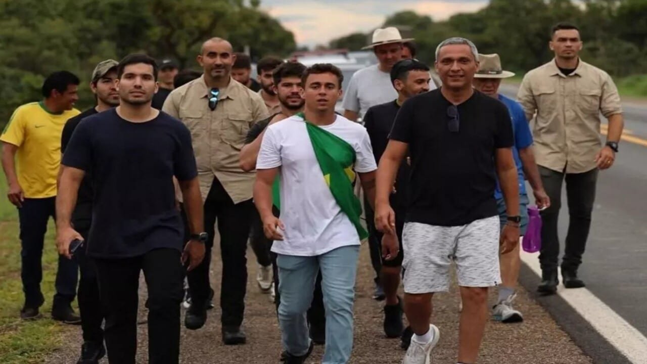 Petistas pedem acao da PRF e tentam barrar caminhada de.jpg