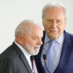 Ricardo Lewandowski entrega carta de demissao a Lula.jpg