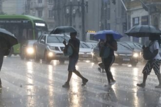 chuva-em-sao-paulo-deixam-feridos-e-suspendem-operacao-de-montadora-alagamentos-queda-de-arvores-desabamentos-e-destelhamentos-afetaram-a-capital-foto-paulo-pinto-agenciabrasil-tvt-news