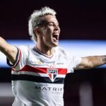 Sao Paulo e Cruzeiro fazem a final no Pacaembu.jpg