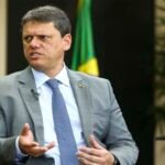 Tarcisio publica mensagem de Ano Novo com fora PT e.jpg