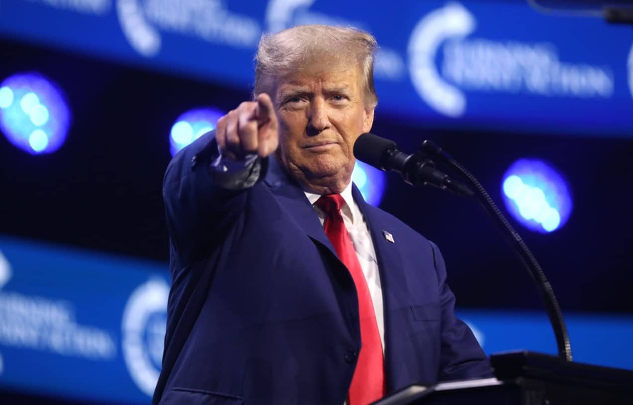 Trump ameaca impor tarifa de 50 sobre avioes canadenses vendidos.jpg