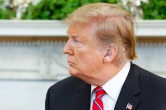 Trump amplia ofensiva autoritaria e ameaca congressistas com morte.jpg