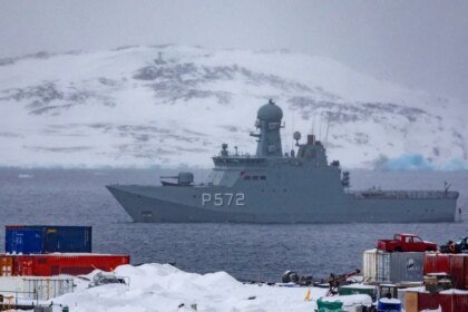 por-que-trump-quer-comprar-ou-anexar-por-via-militar-a-groenlandia-entenda-com-a-tvt-news-tvt-news