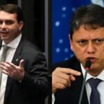 A reuniao estrategica entre Tarcisio e Flavio Bolsonaro crucial para.jpg