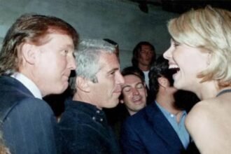 arquivos-epstein-expoem-poderosos-e-recolocam-trump-no-centro-de-acusacoes-de-abuso-sexual-bilionarios-frequentavam-os-mesmos-espacos-em-ny-e-palm-beach-nos-anos-1990-e-cultivavam-o-mesmo-apreco-por-mulheres-belas-e-jovens-foto-reproducao-tvt-news