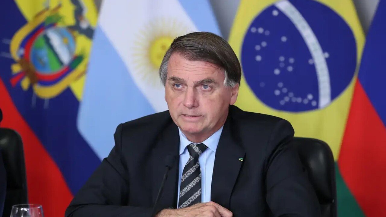Bolsonaro já articula nomes fortes para disputar Senado e governos estaduais, revela Carlos 1 Bolsonaro ja articula nomes fortes para disputar Senado e governos.jpg