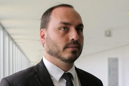 Calos revela que Bolsonaro passou mal e permanece em observacao.jpg