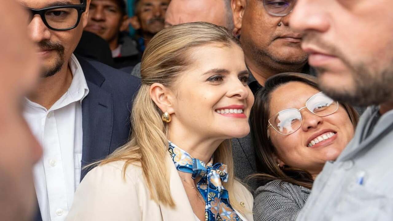 Candidata de direita Laura Fernandez e eleita presidente da Costa.jpg