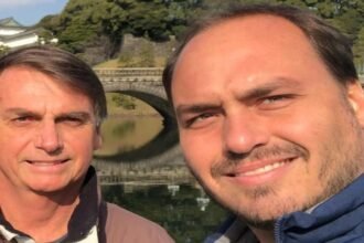 Carlos faz nova visita a Bolsonaro na Papudinha e revela.jpg