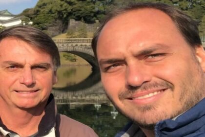 Carlos faz nova visita a Bolsonaro na Papudinha e revela.jpg
