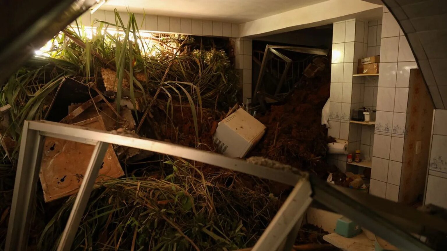 Chuvas fortes deixam 68 mortos em Juiz de Fora e.jpg