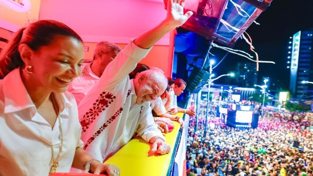 Desfile que homenageou Lula no Rio é criticado por aliados e avaliação é desapontadora 1 Desfile que homenageou Lula no Rio e criticado por aliados.jpg