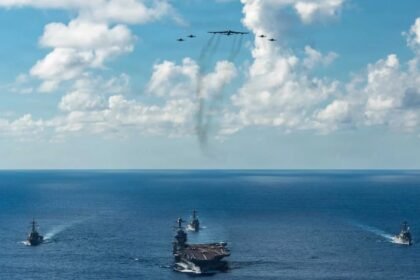 EUA bombardeiam embarcacao no Pacifico Leste em nova acao militar.jpg