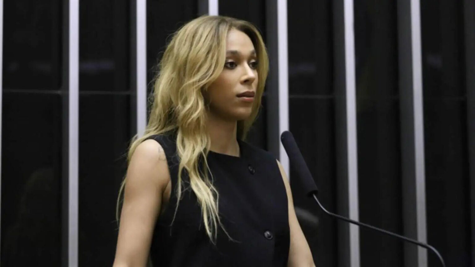 erika-hilton-comemora-avanco-da-pec-do-fim-da-escala-6x1-mas-alerta-para-campanha-contraria-daqui-a-pouco-tao-falando-que-a-escala-6x1-e-uma-criacao-divina-ironizou-foto-kayo-magalhaes-camara-dos-deputados-tvt-news