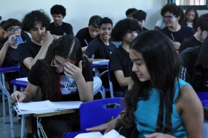 Fuvest-aplica-simulado-da-1a-fase-do-Vestibular-2027-em-26-de-abril-antonio-cruz-agencia-brasil-tvt-news